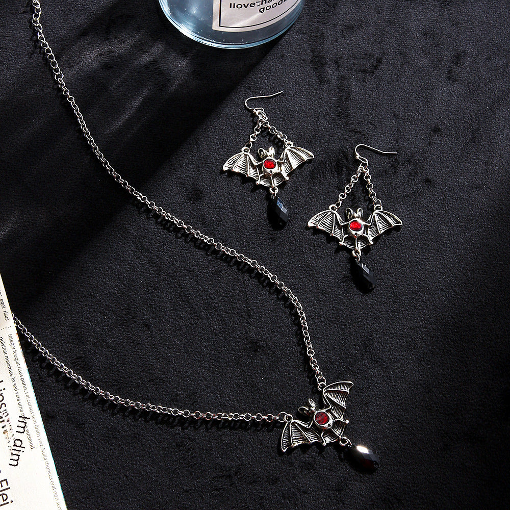 Wholesale Halloween bat jewelry suit Gothic retro exaggerated black bat necklace earrings suit holiday gift